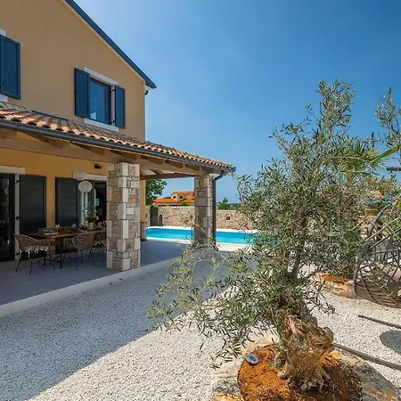 Holiday home Ohana Smoljanci